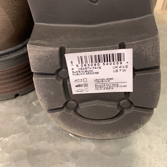 Brand new Clark’s booties tried on in the house cannot wear price is firm - Picture 2 of 9